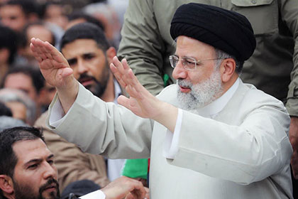 یک سال رفت، اما رئیسی نرفت!