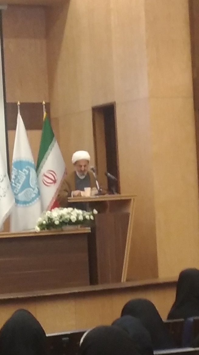 شکوفایی زنان با رفع موانع محقق می شود